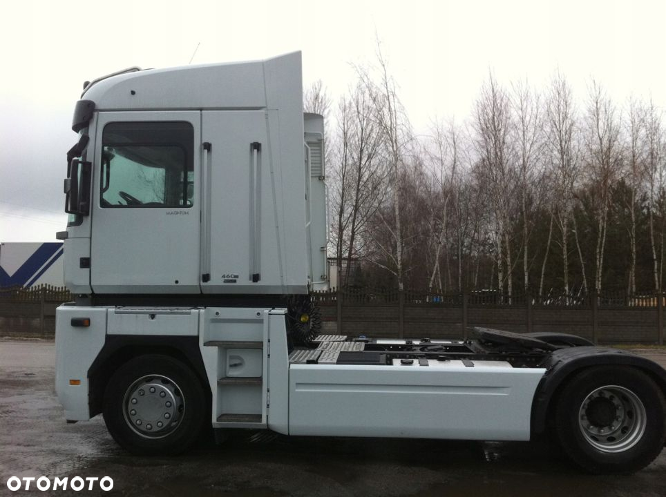 Renault Magnum zabudowy osłony owiewki międzyosiowe spojlery spoilery - 5