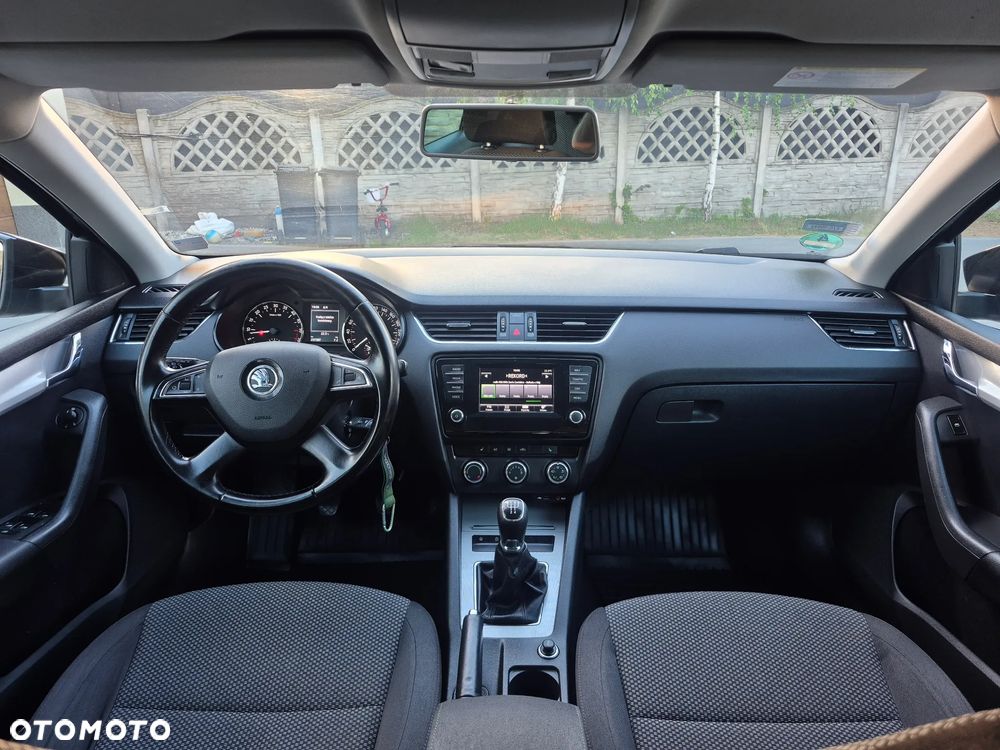 Skoda Octavia 1.6 TDI DPF Ambiente - 6