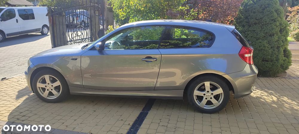 BMW Seria 1 2008 photo 2
