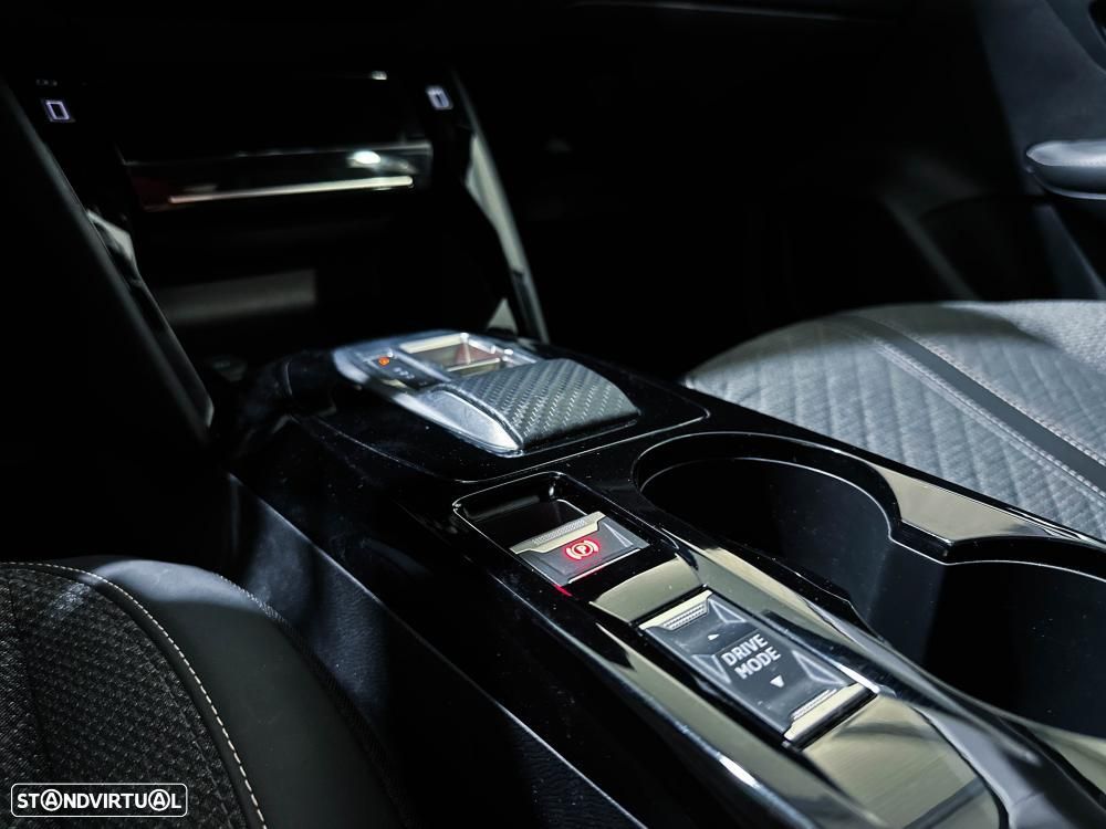 Peugeot 208 1.2 Hybrid Allure e-DCS6 - 45