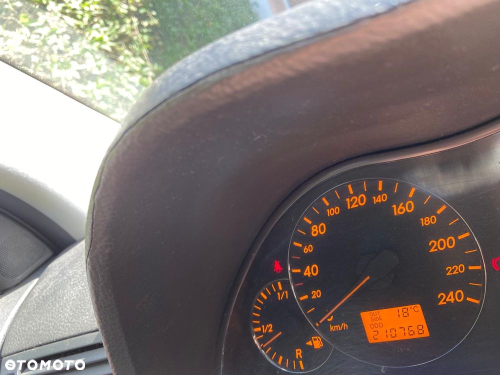 Toyota Avensis 1.8 VVT-i Terra - 8