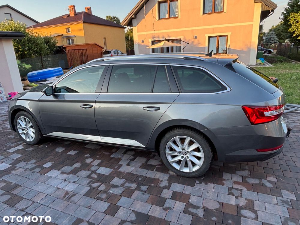 Skoda Superb 2.0 TDI SCR 4x4 Ambition DSG - 2
