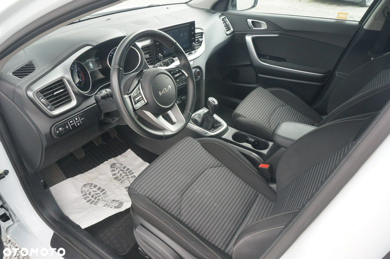 Kia Ceed 1.5 T-GDI M - 19