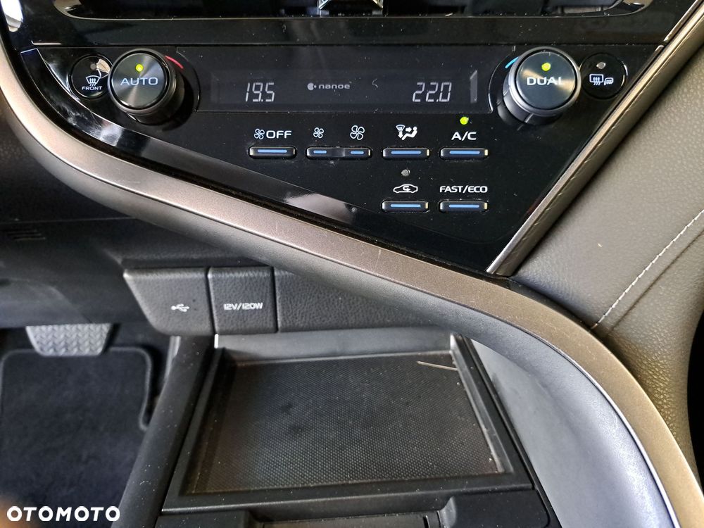 Toyota Camry 2.5 Hybrid Prestige CVT - 27