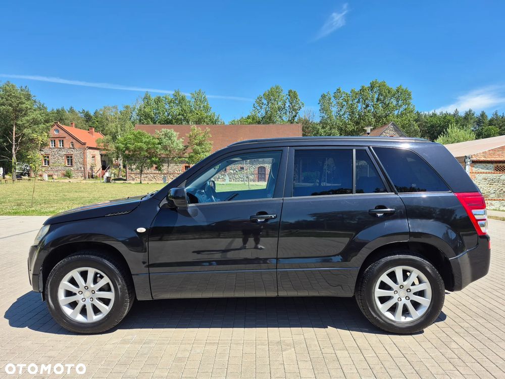 Suzuki Grand Vitara 2.0 De luxe - 32