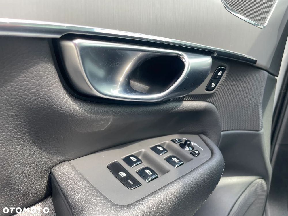 Volvo XC 90 - 37
