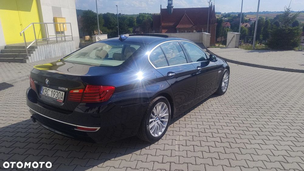 BMW Seria 5 528i xDrive Luxury Line - 9