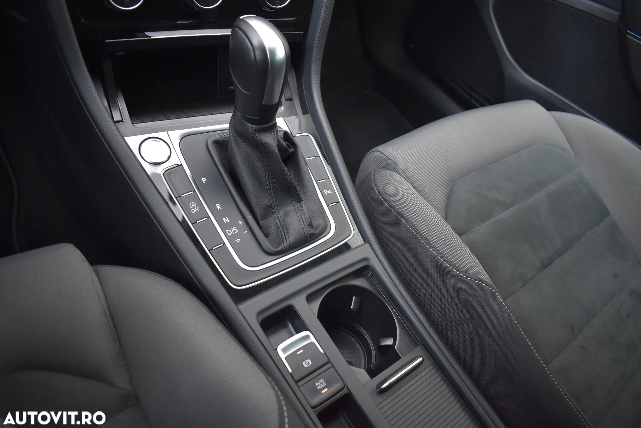 Volkswagen Golf Variant 2.0 TDI SCR DSG Highline - 22