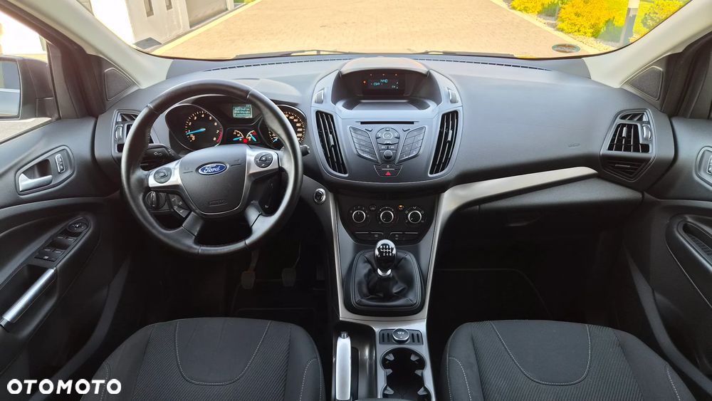 Ford Kuga 1.6 EcoBoost 2x4 Titanium - 6
