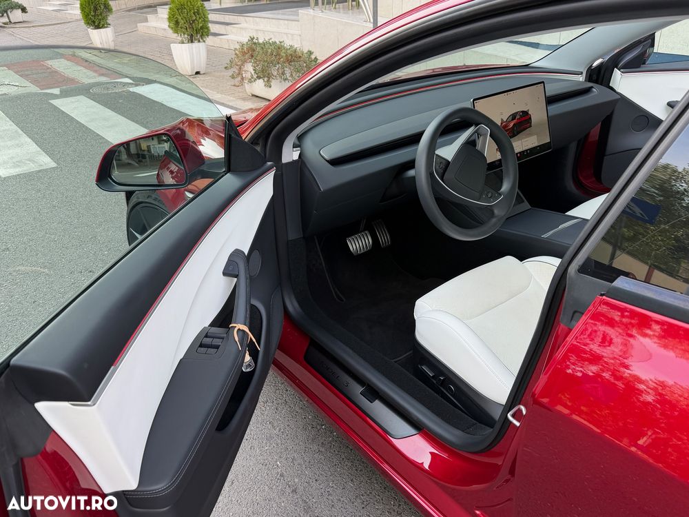 TESLA Model 3 2024 — imagine 10