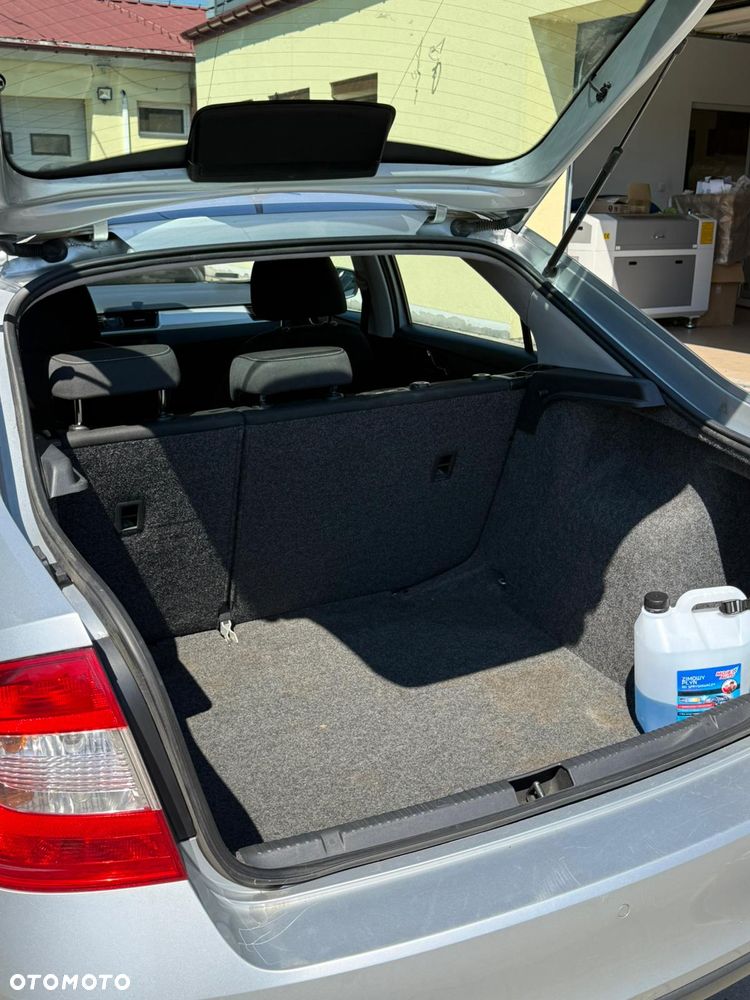 Skoda RAPID 1.2 TSI Ambition - 13
