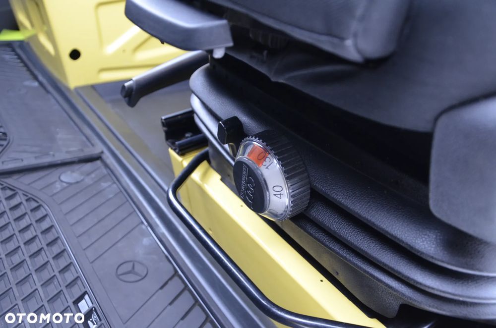 Mercedes-Benz Sprinter - 21