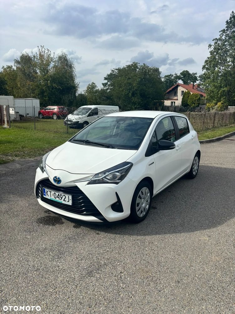 Toyota Yaris Hybrid 100 Life - 1