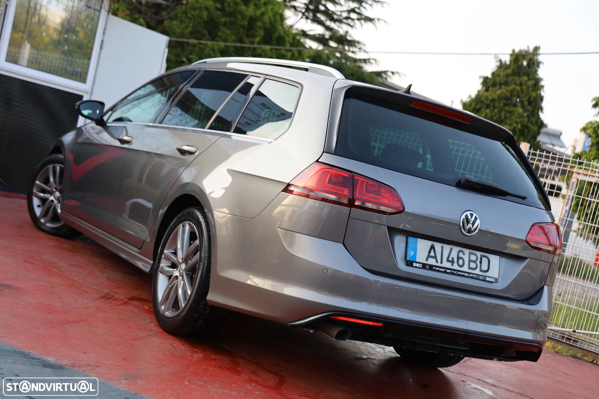 VW Golf Variant 1.6 TDi R-Line - 28