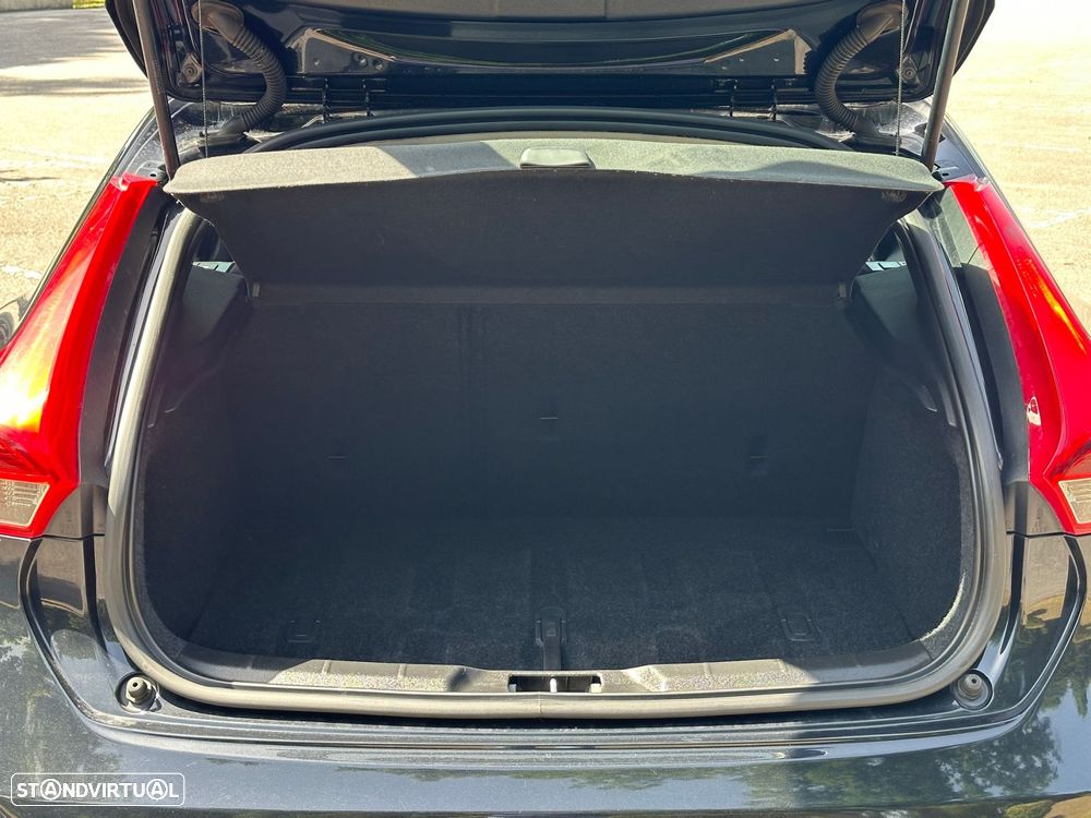 Volvo V40 Cross Country 1.6 D2 Momentum - 17