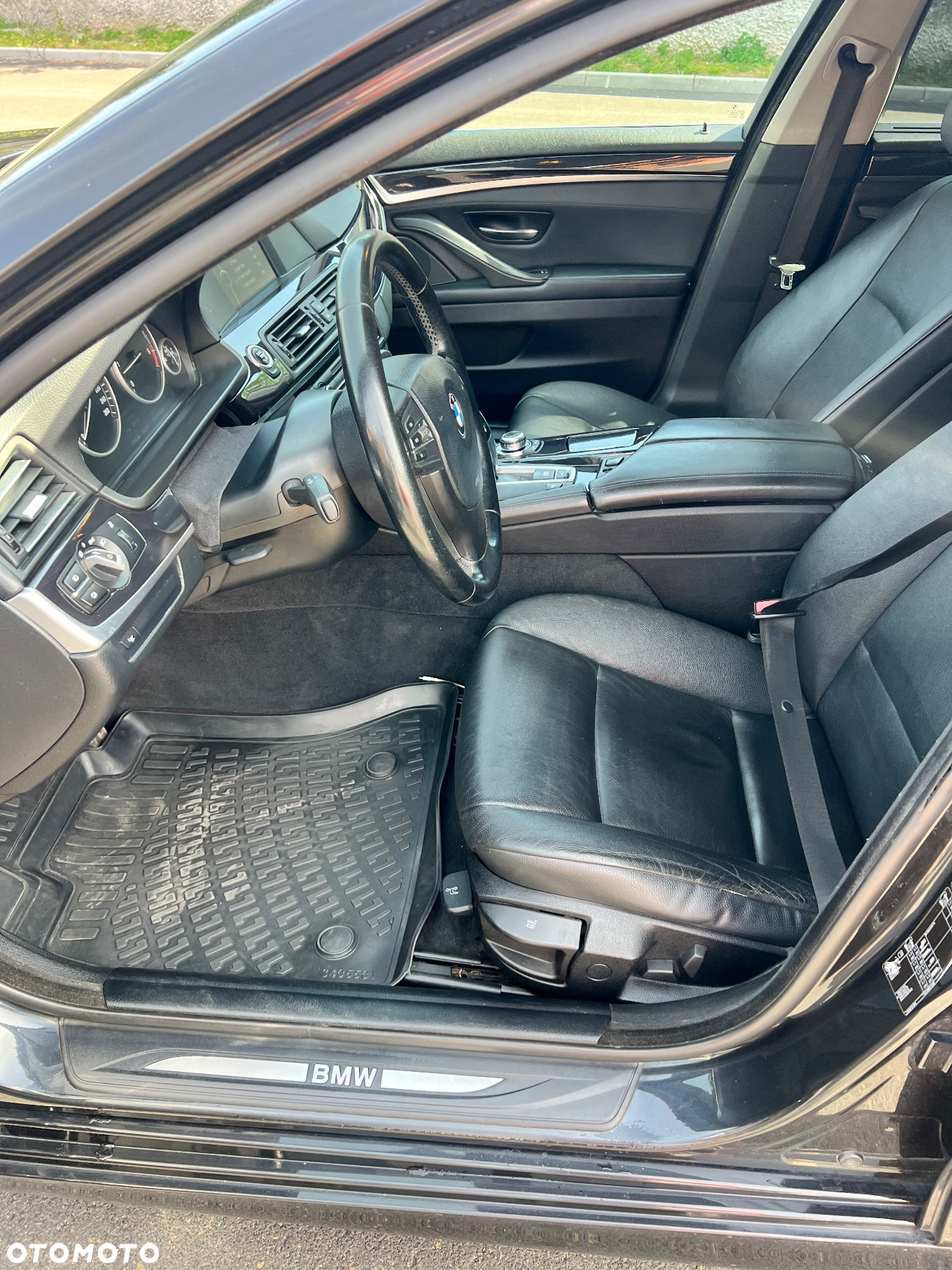 BMW Seria 5 525d Touring - 13