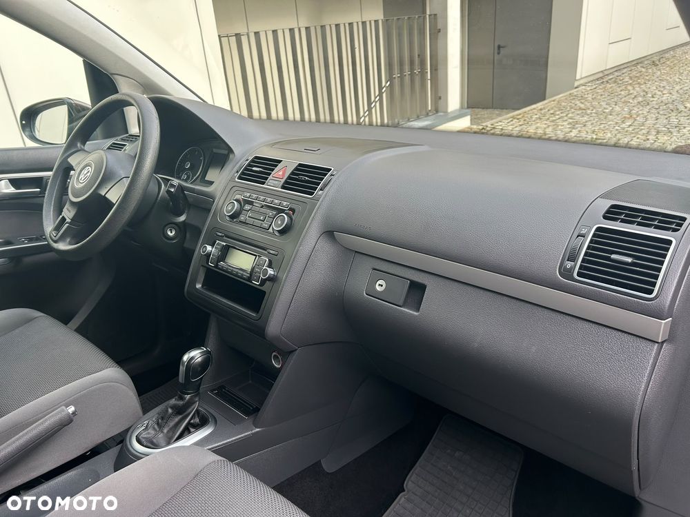 Volkswagen Touran 1.6 TDI DPF BlueMotion Technology DSG Highline - 18