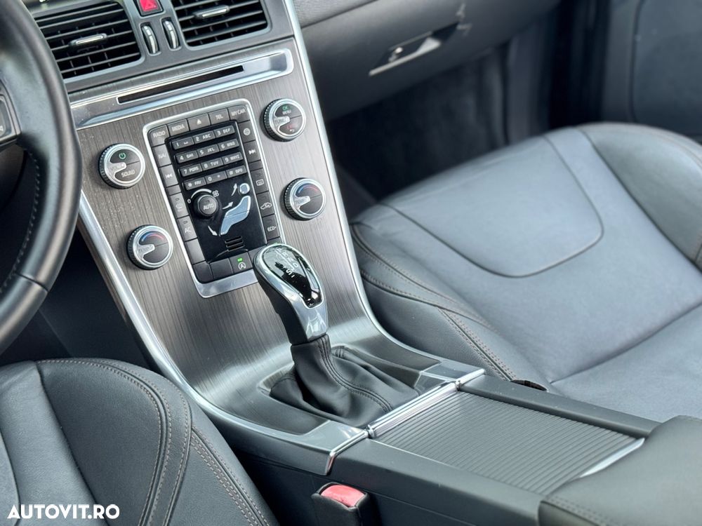 Volvo XC 60 D4 Geartronic Summum - 36