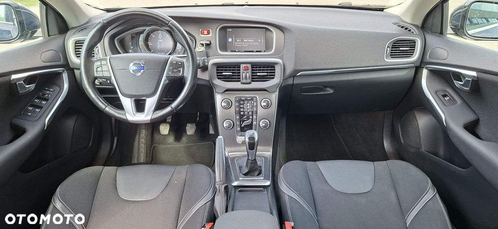 Volvo V40 D4 Momentum - 12