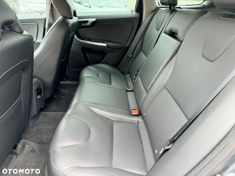 Volvo XC 60 D4 Geartronic Summum - 29