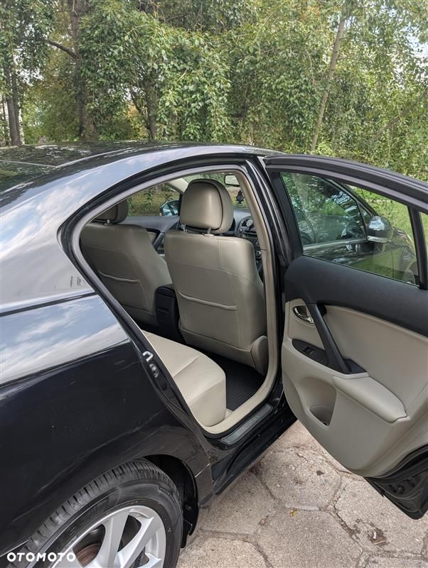 Toyota Avensis - 9