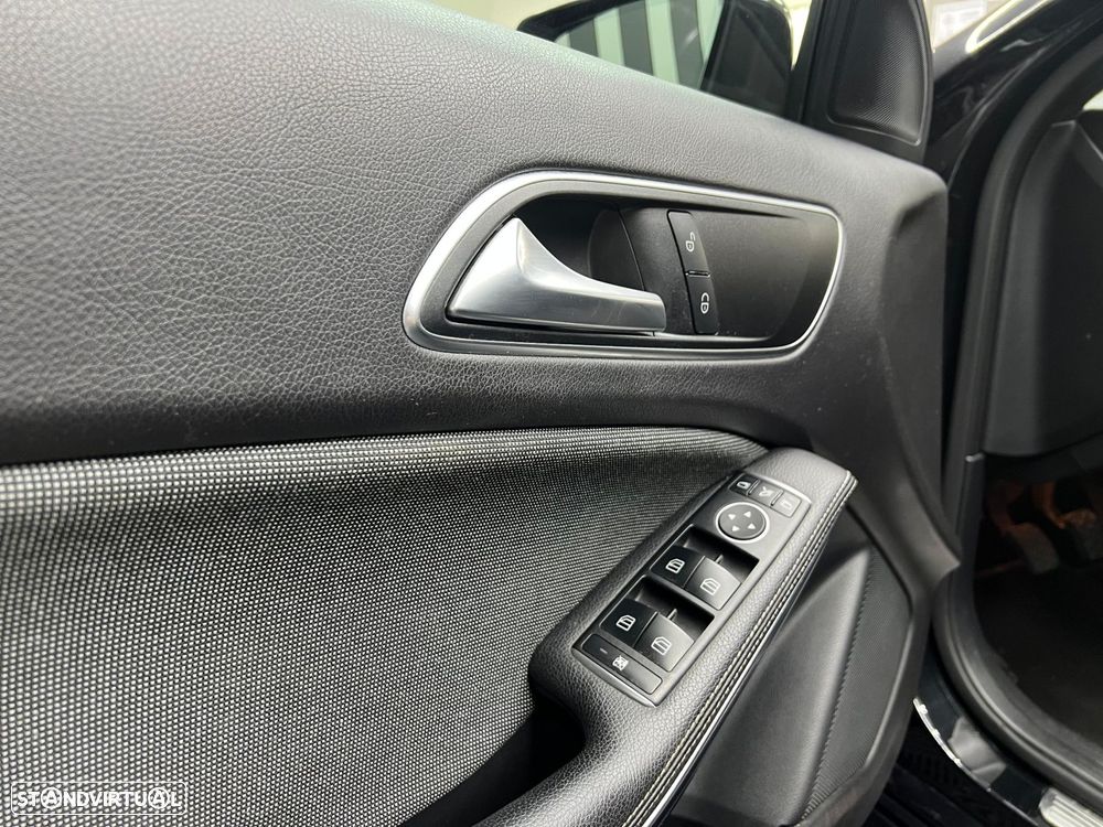 Mercedes-Benz A 180 d AMG Line - 44