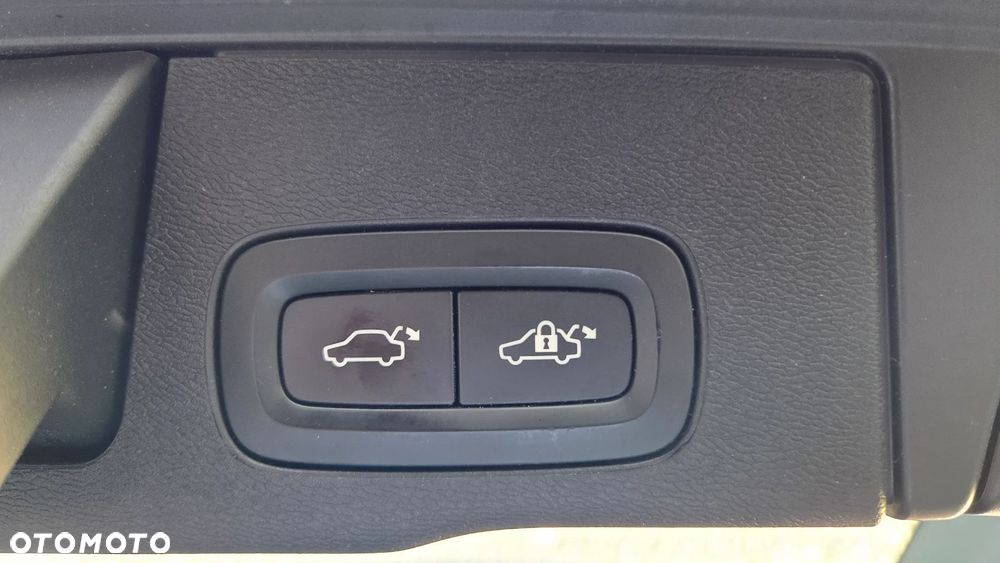 Volvo XC 60 B5 B AWD Inscription - 32