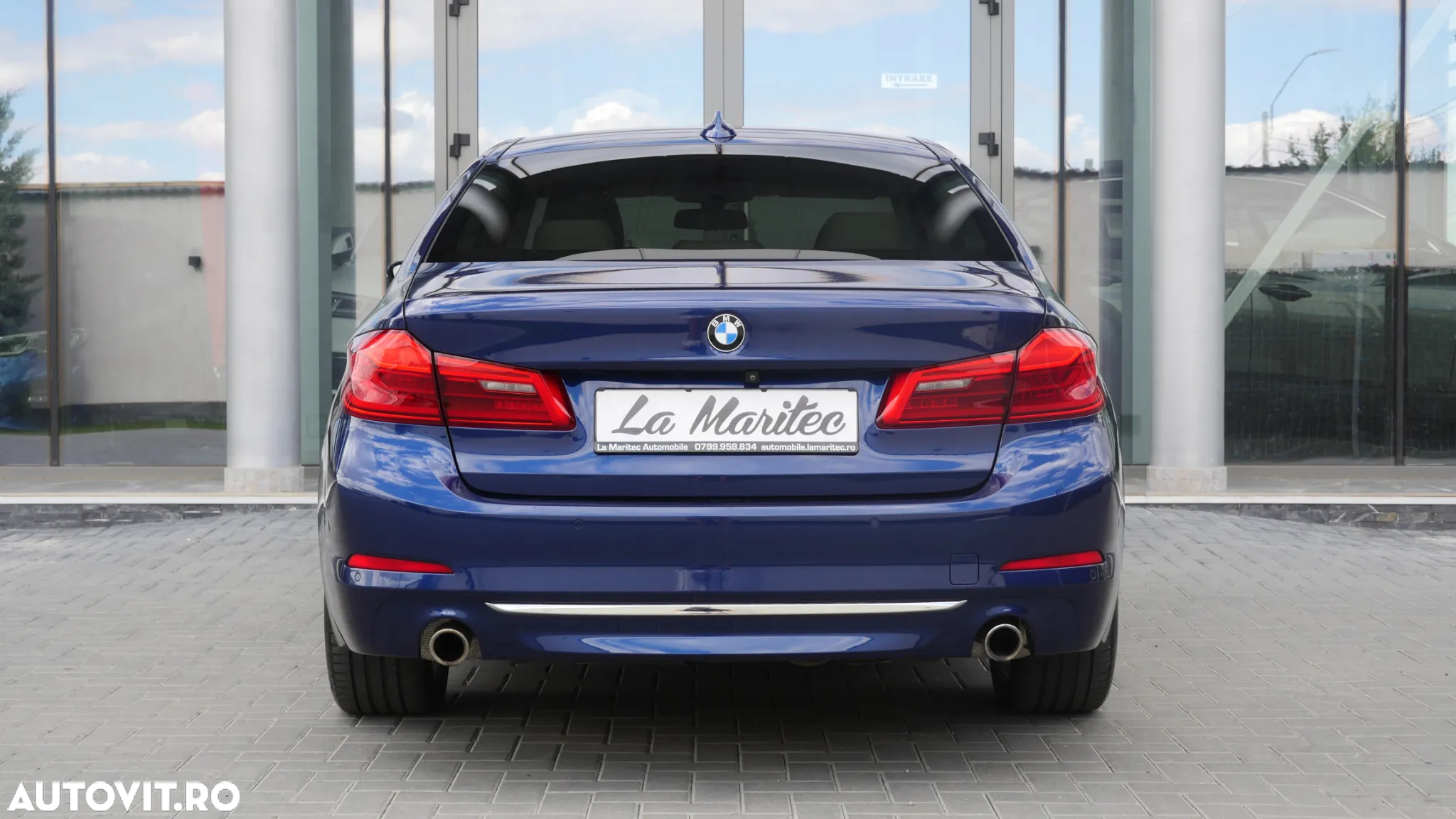 BMW Seria 5 530i Aut. Luxury Line - 10