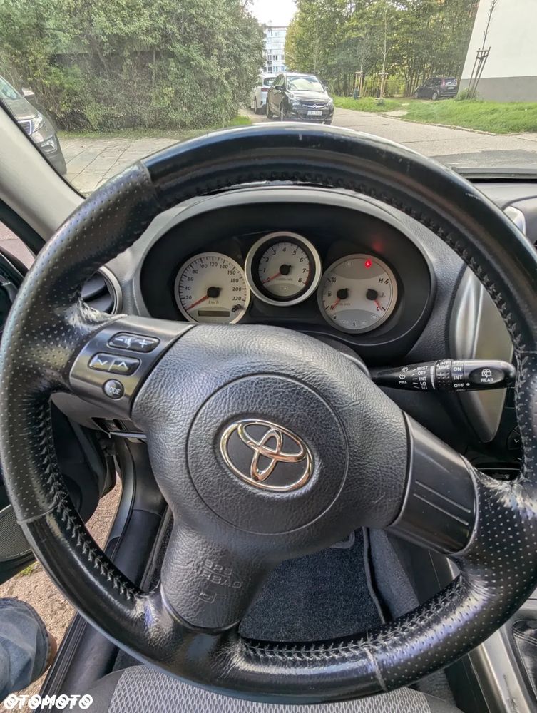 Toyota RAV4 2.0 VVT-i 4x4 - 6