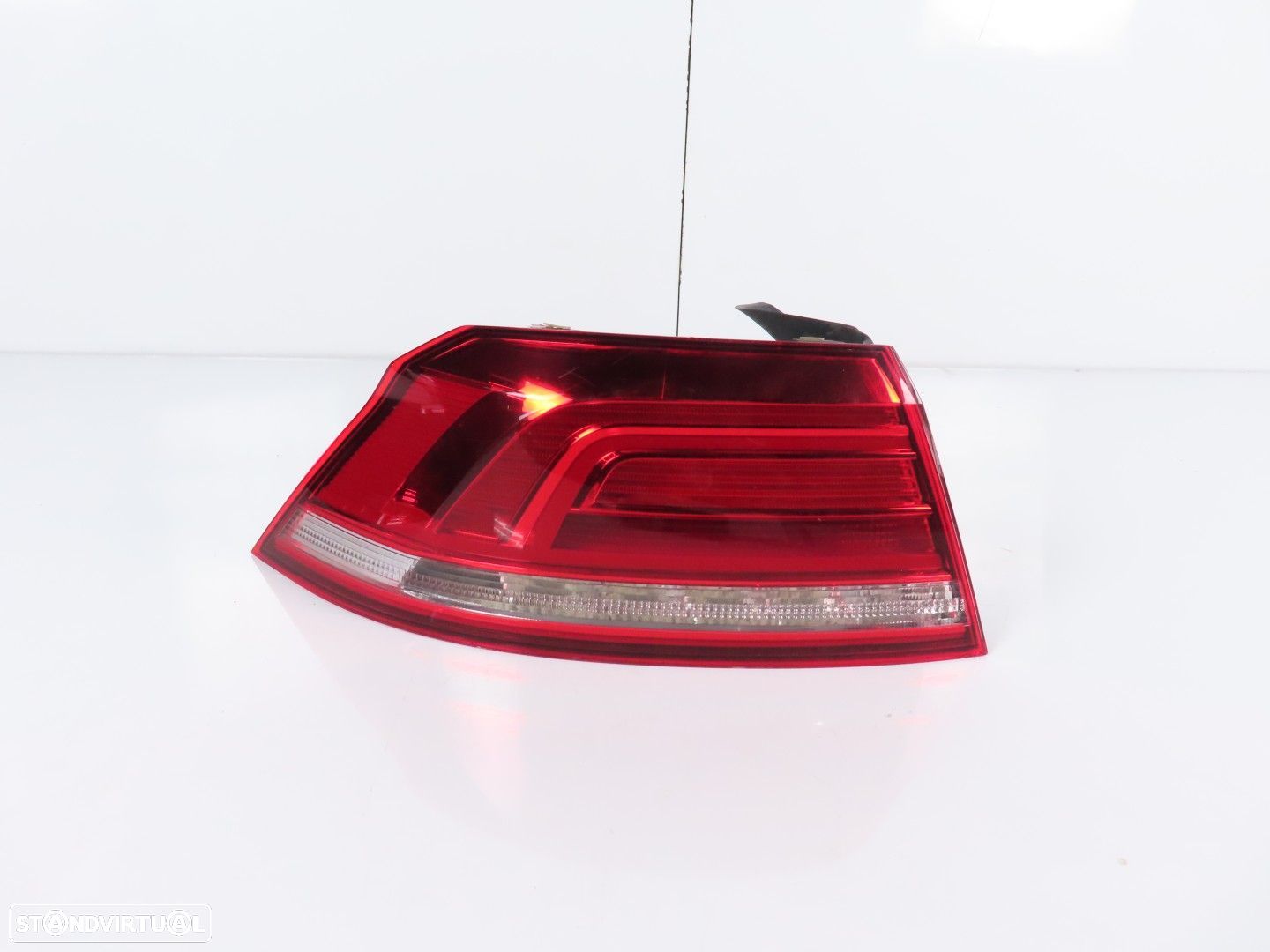 Farolim LED Esquerdo/Trás Usado / Original VW PASSAT (3G2/CB2) 3G5945095F - 1