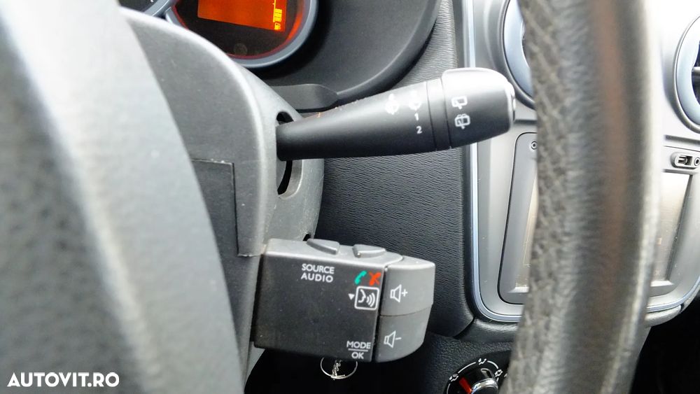 Dacia Lodgy TCe 115 Stepway - 13