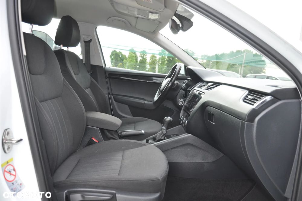 Skoda Octavia 2.0 TDI Edition DSG - 32