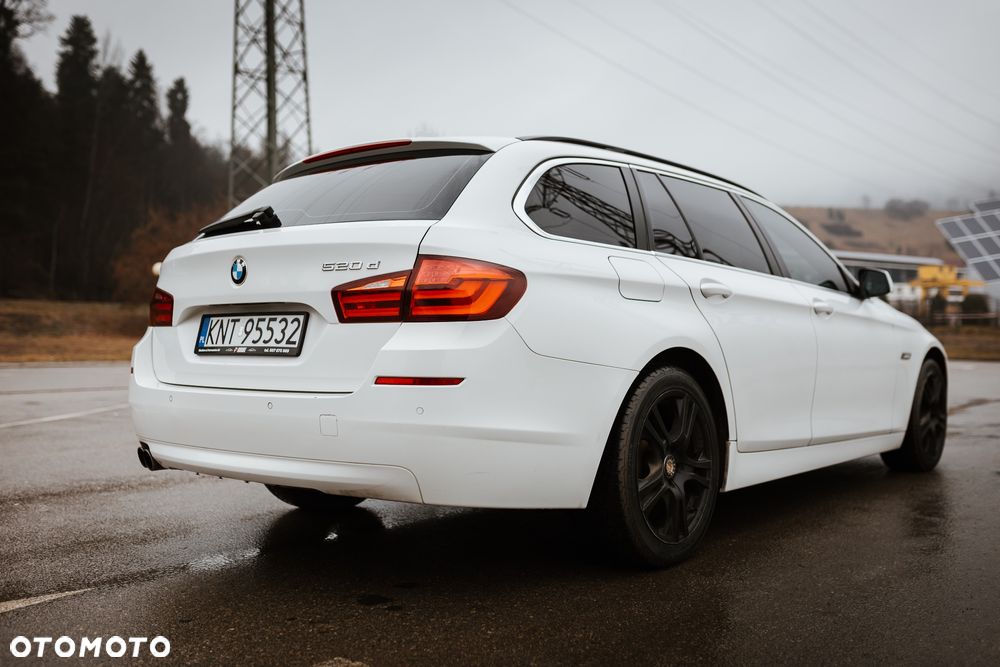 BMW Seria 5 520d xDrive - 22