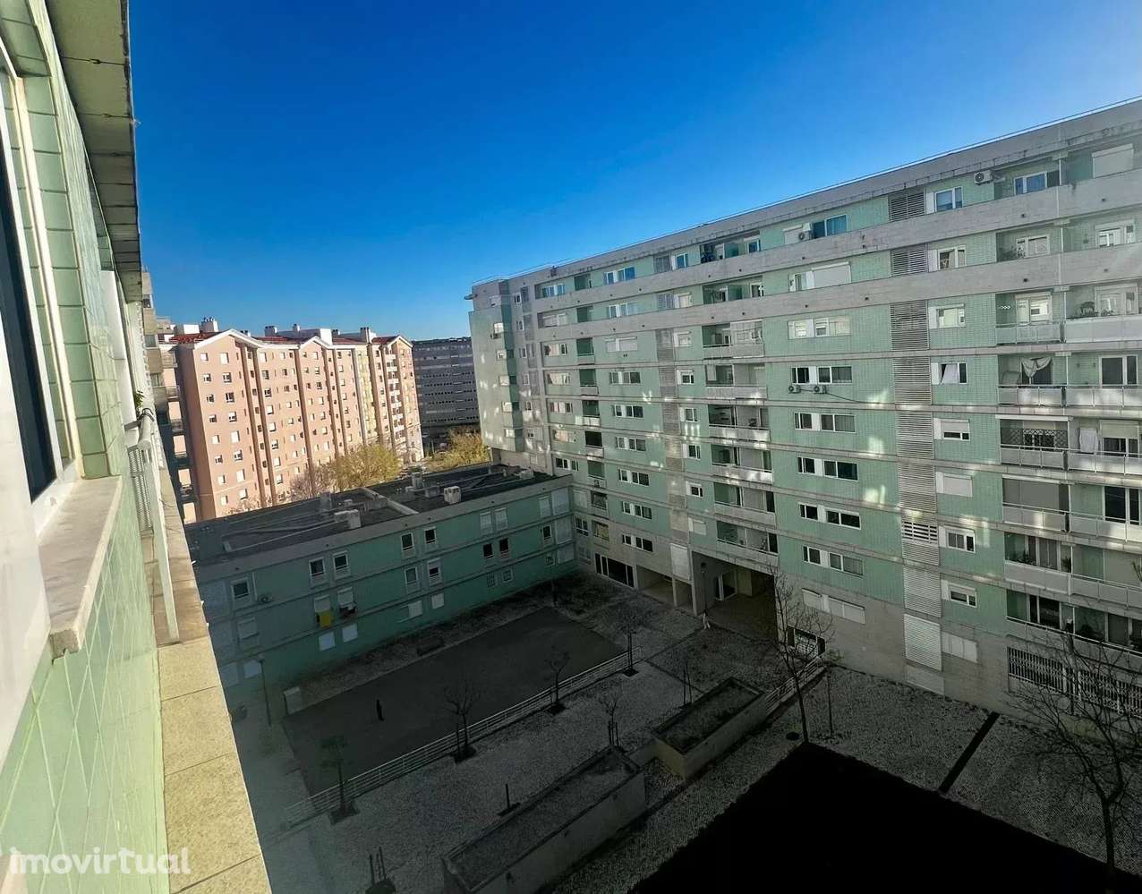 Arrenda-se excelente apartamento T3 em Santa Clara - Grande imagem: 2/14