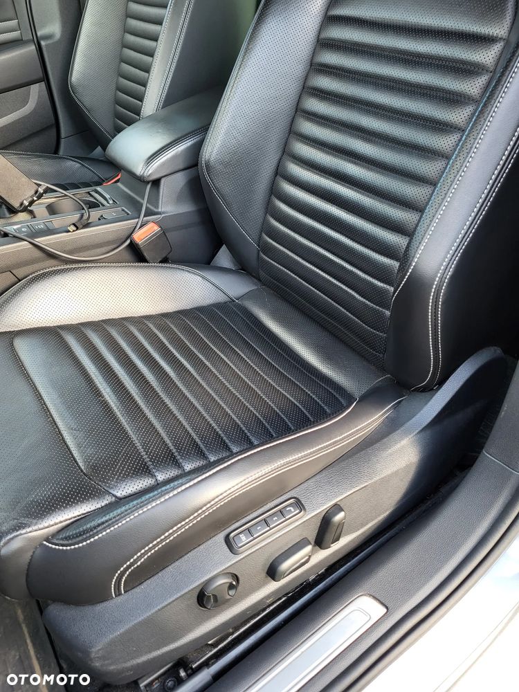 Volkswagen Passat 2.0 TDI 4Mot Elegance DSG - 8