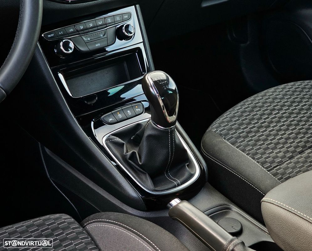 Opel Astra 1.2 T Design & Tech S/S - 11