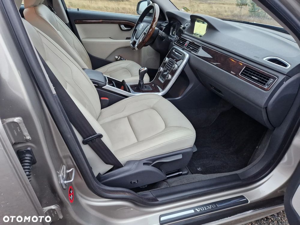 Volvo V70 D4 Momentum - 12