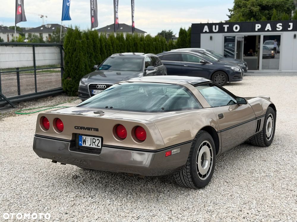 Chevrolet Corvette - 8