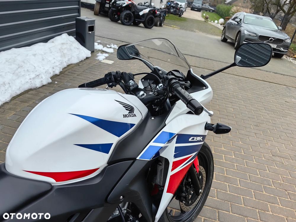 Honda CBR - 19