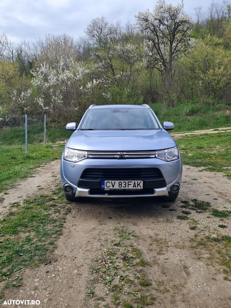 Mitsubishi Outlander 2.0 4WD - 2