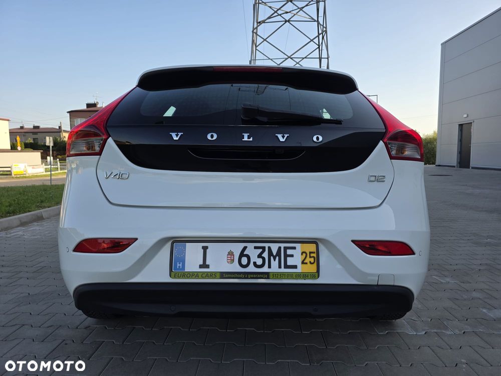 Volvo V40 D2 - 10