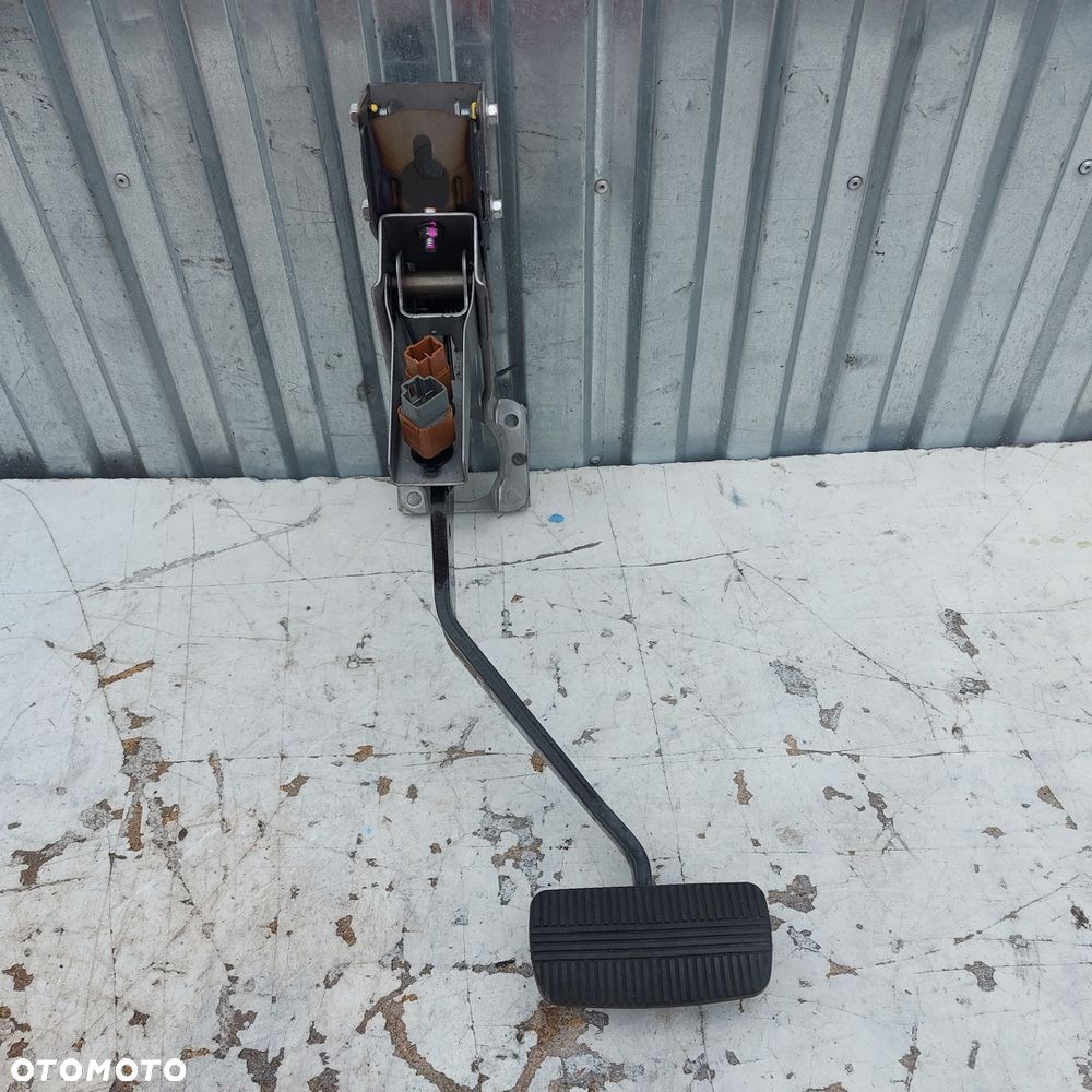 PEDAL HAMULCA MERCEDES X W470 ORYGINAL DEMONTAZ 4702900300 - 1