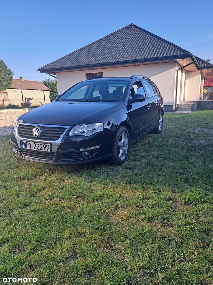Volkswagen Passat - 1