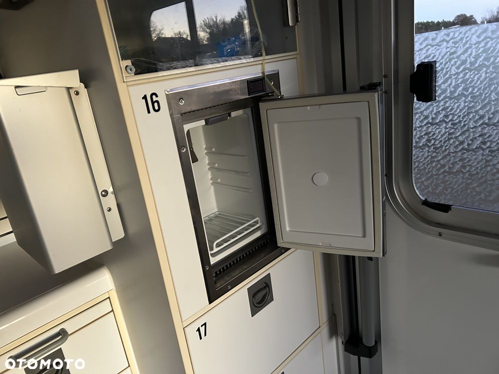 Mercedes-Benz Sprinter - 19