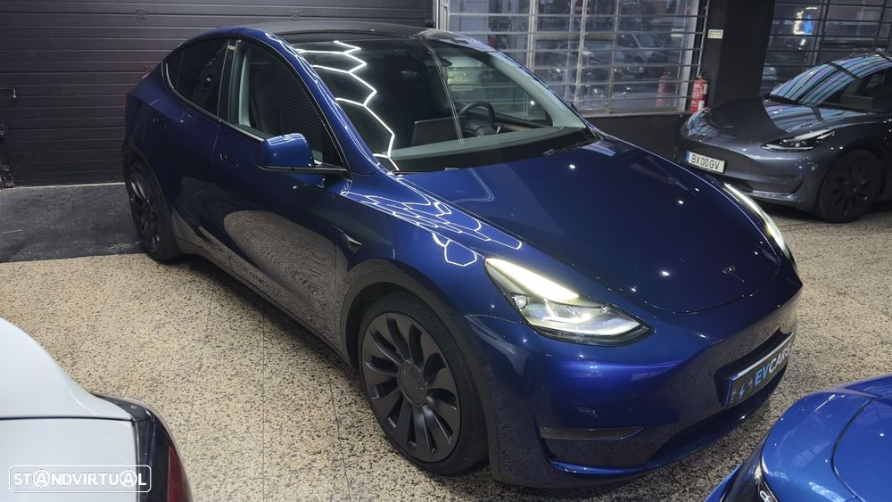 Tesla Model Y 2023 photo 4