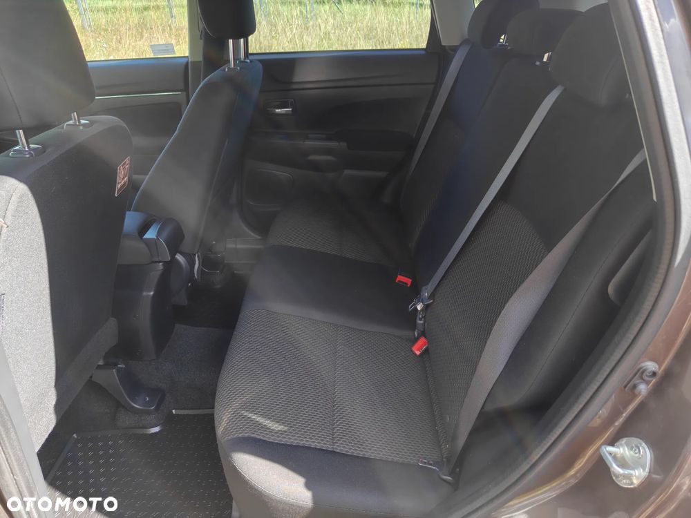 Mitsubishi ASX 1.6 Inform EU6 - 11
