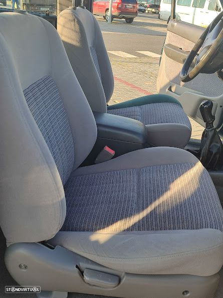 Mazda B2500 4x4 Cabine Dupla - 10