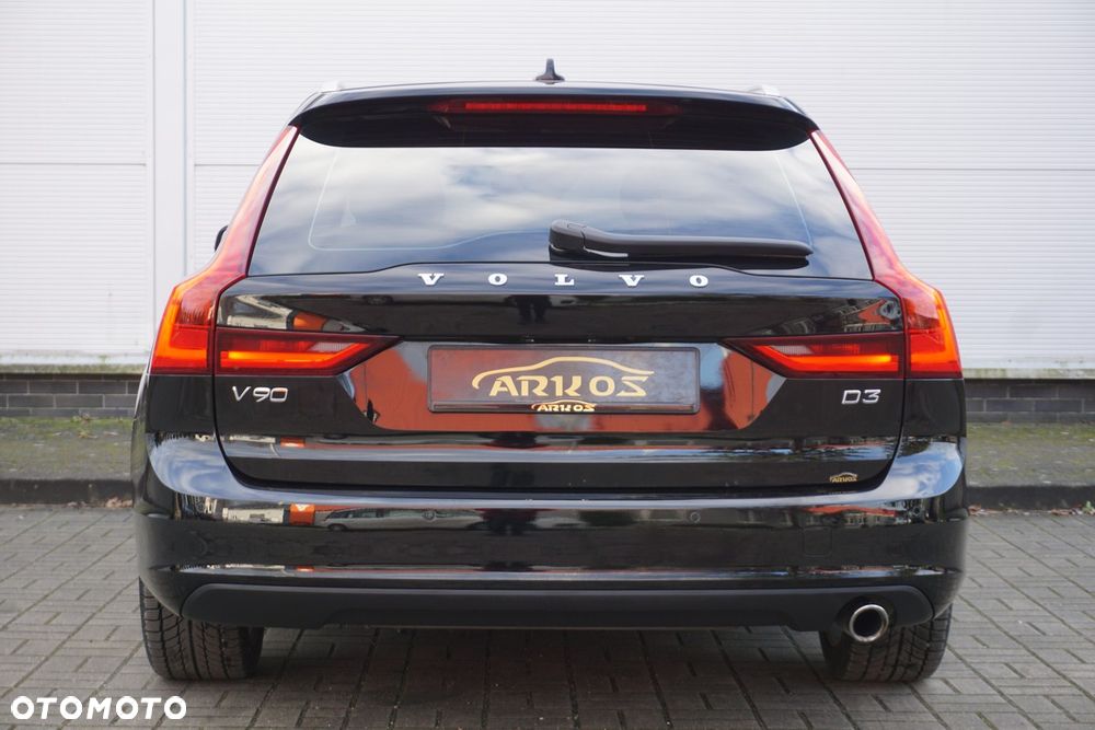 Volvo V90 D3 Geartronic Momentum Pro - 17