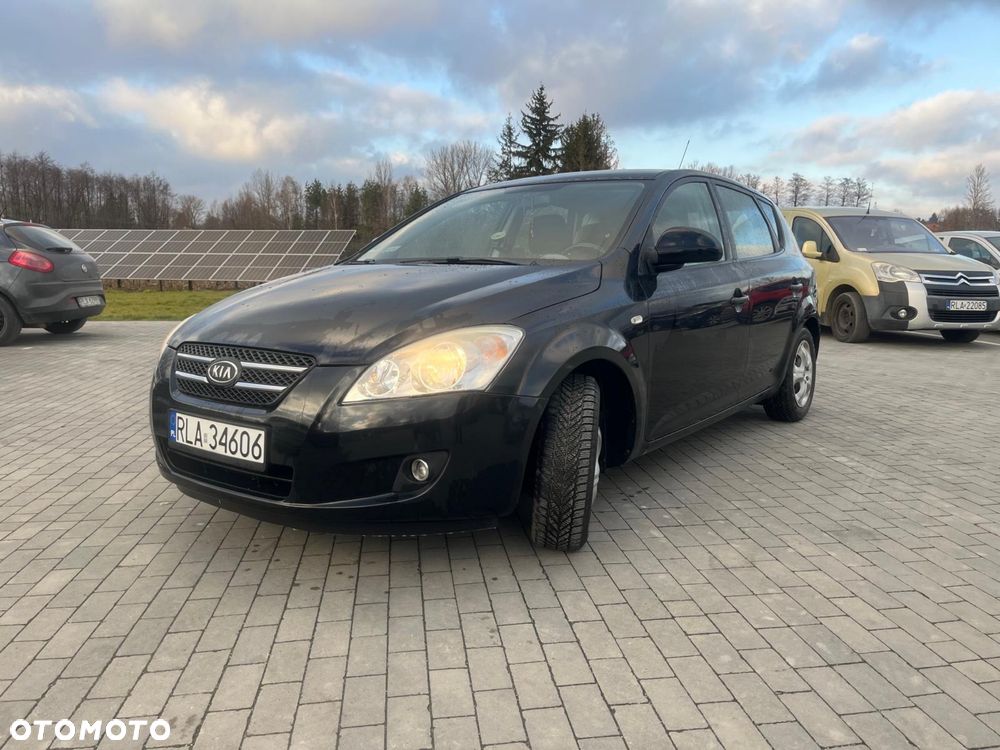 Kia Ceed - 1