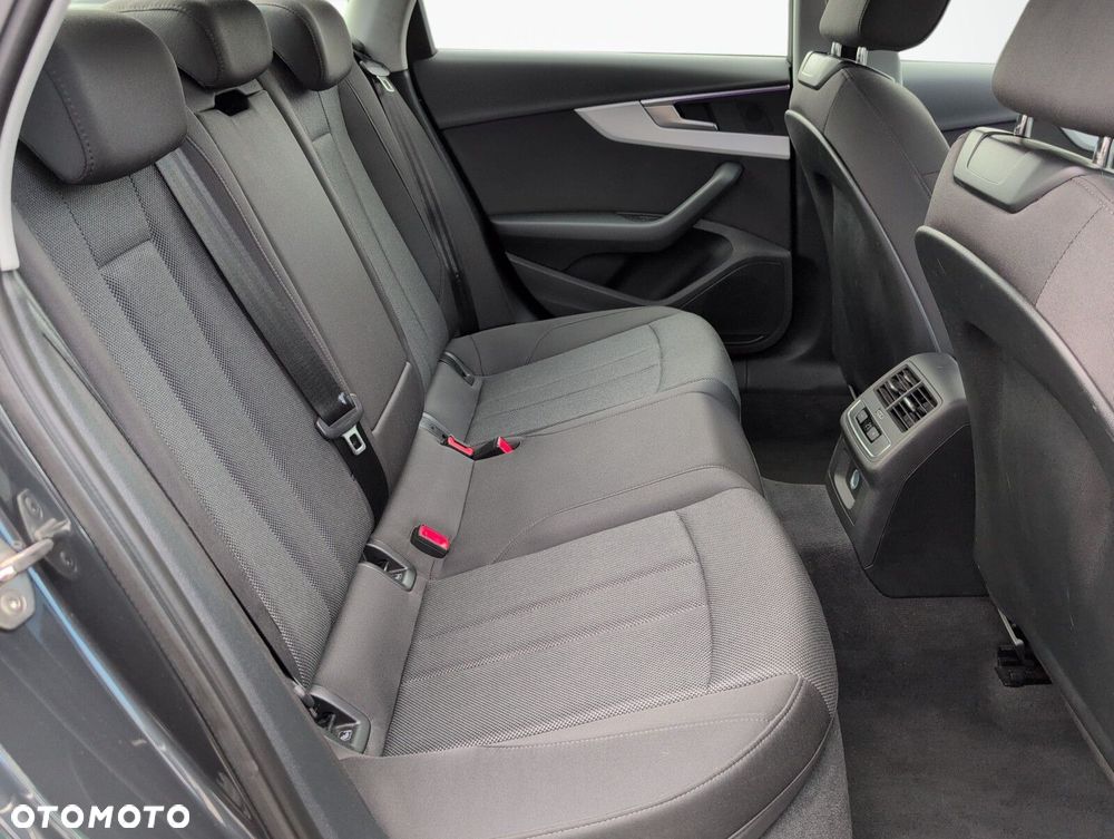 Audi A4 Limousine 35 TFSI mHEV S tronic - 11